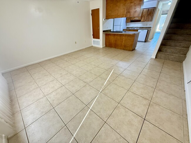 Building Photo - 153 Scottwood Dr SE