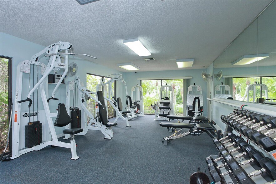 Building Photo - 1711 Starling Dr