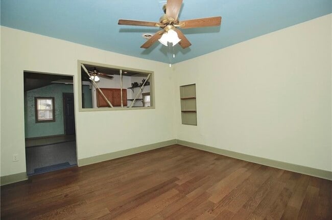 Building Photo - 301 S 3rd St