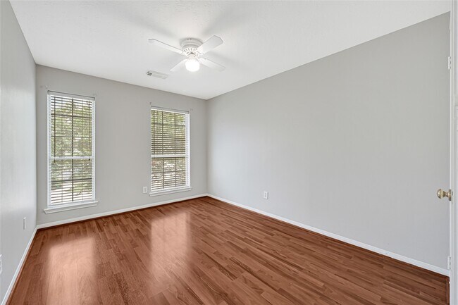Building Photo - 10323 Emerald Pine Dr