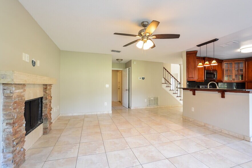 Building Photo - 2233 Grand Tree Ct