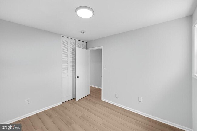 Building Photo - 210 Lastner Ln