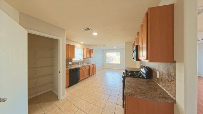 Building Photo - 2843 Maybrook Hollow Ln