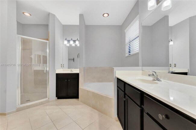 Building Photo - 3401 SE 5th St