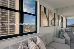 Building Photo - 2555 Collins Ave