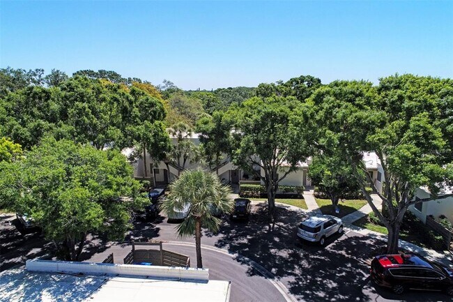 Building Photo - 144 Pinehurst Dr