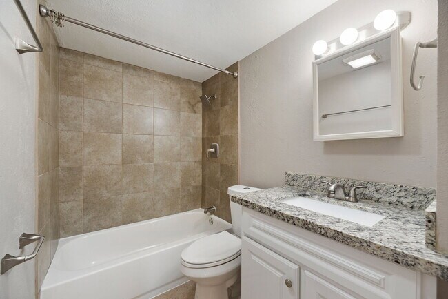 Building Photo - 17615 Autumn Hills Dr