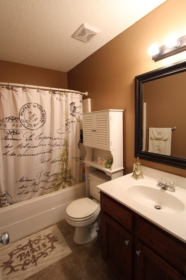 Building Photo - 280 Trillium Ln