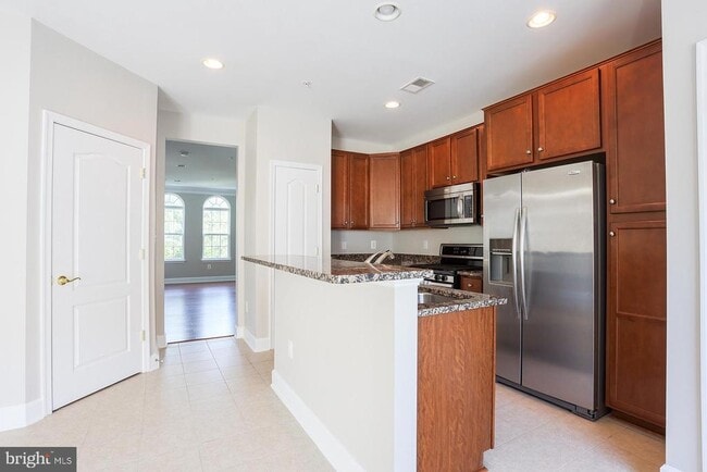 Building Photo - 13538 Waterford Hills Blvd