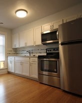 Building Photo - 117 Perrin St