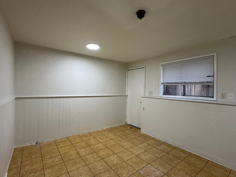 Building Photo - 12816 E 31st Ave