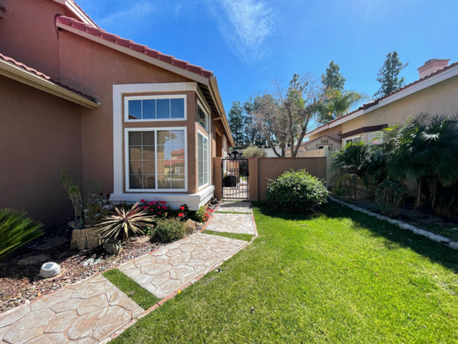 Building Photo - Beautiful 2-Story 4-bedroom home