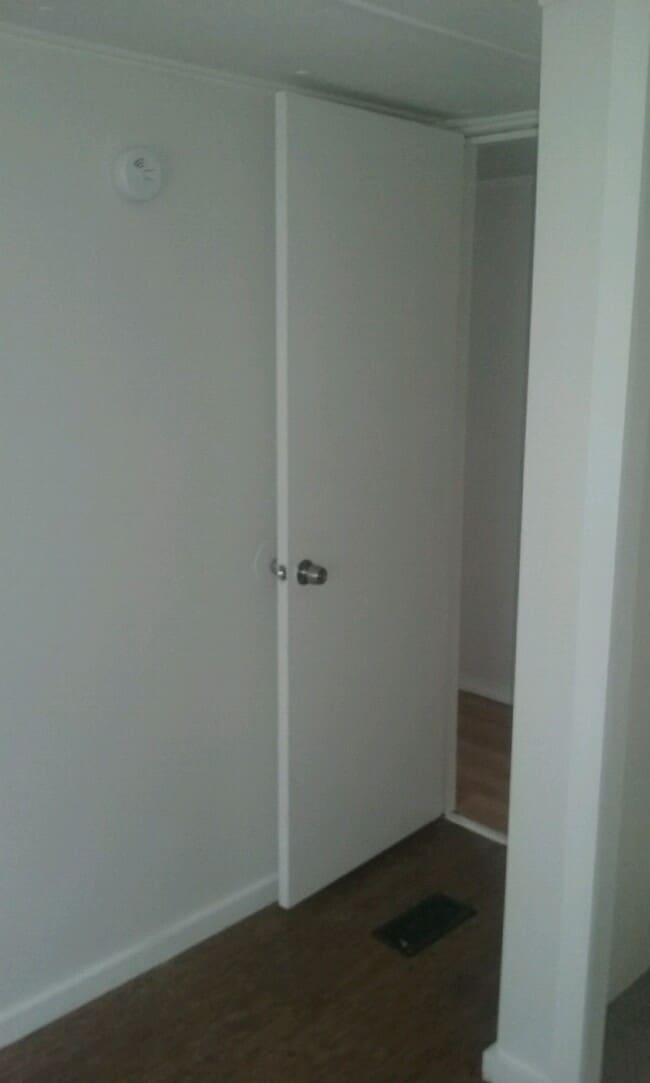 Building Photo - 25 Old Henniker Rd