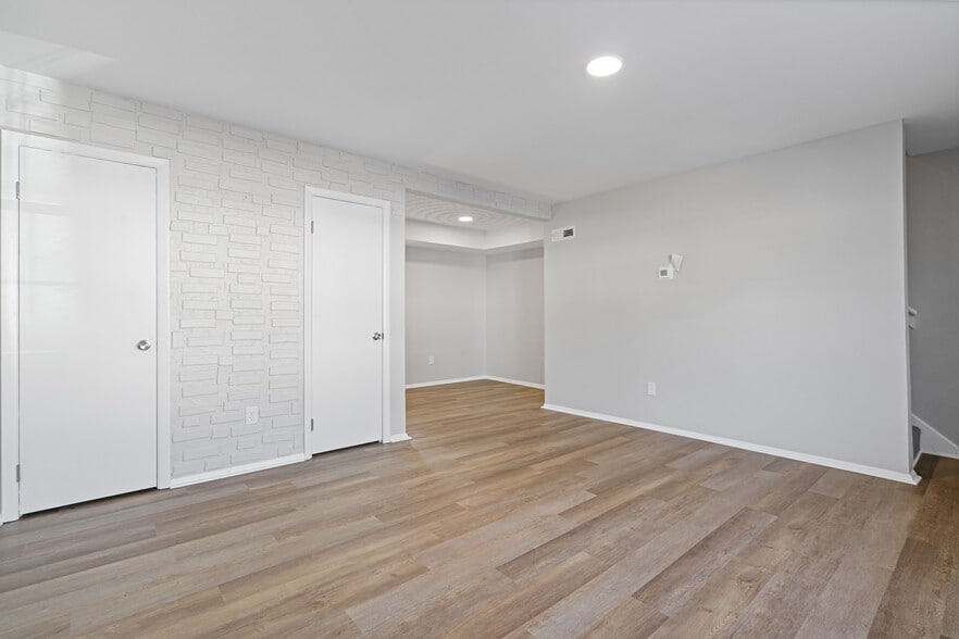 Building Photo - 405 Harbour North Dr