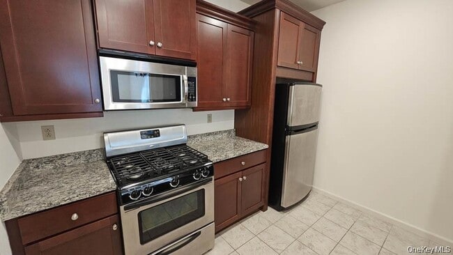 Building Photo - 103 Canter Ct