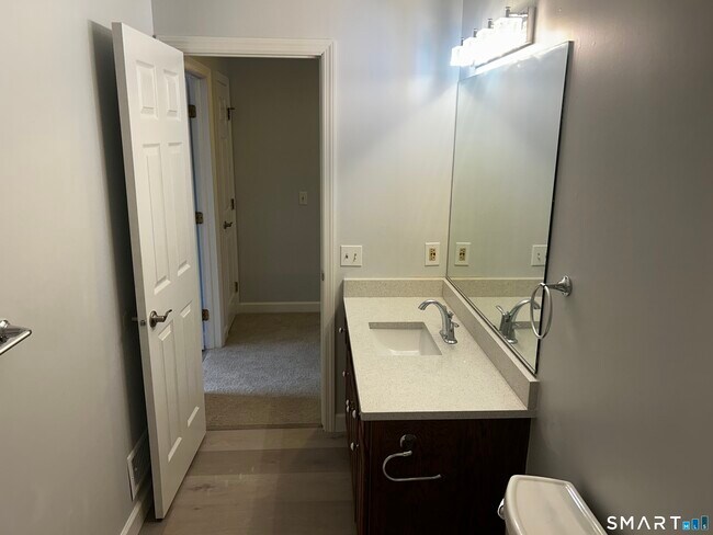 Building Photo - 151 Wynwood Dr