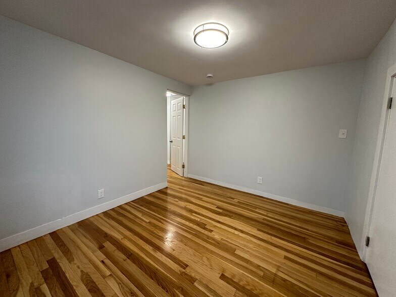 Building Photo - 144 Union St