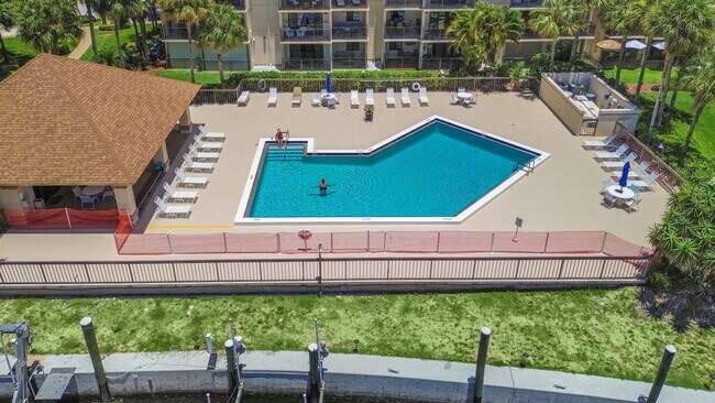 Building Photo - 1701 Marina Isle Way