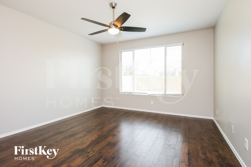 Building Photo - 925 W Danish Red Trail