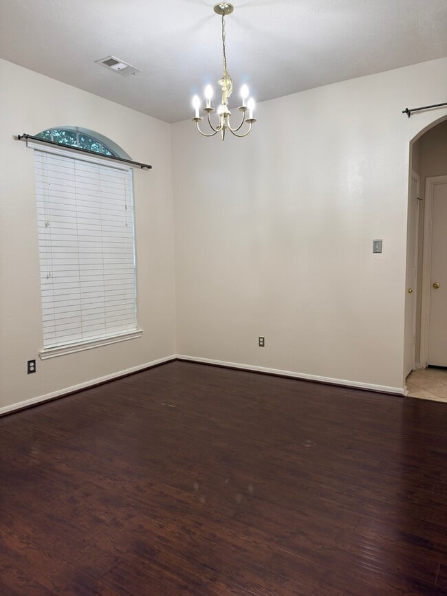 Building Photo - 16147 April Ridge Dr