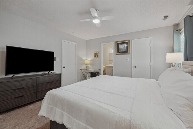 Building Photo - 107 Barbary Ct