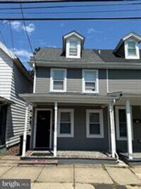Building Photo - 203 Mill St