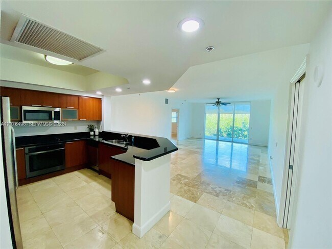 Building Photo - 14951 Royal Oaks Ln