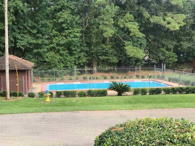 Building Photo - 2360 Hartsfield Way