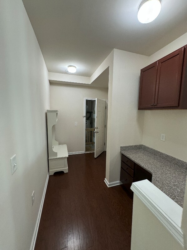 Building Photo - 925 Lemster Lane