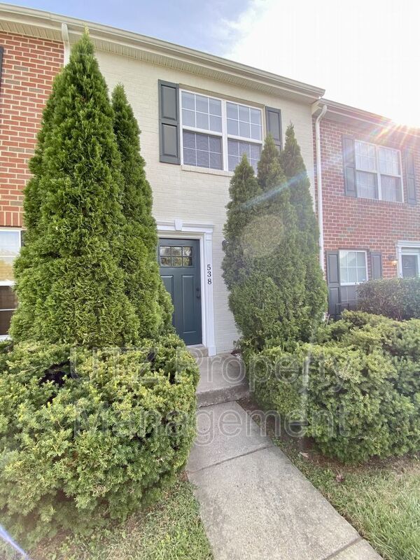 Building Photo - 538 Wellington Ct