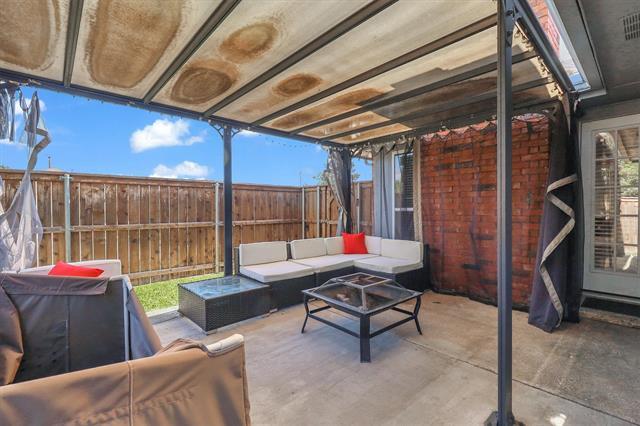 Building Photo - 2039 Avignon Dr