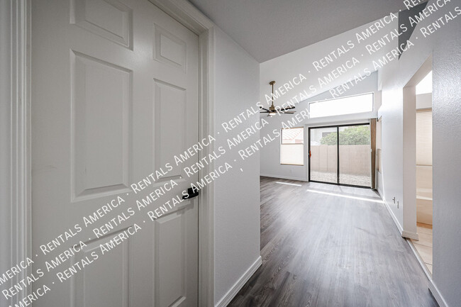 Building Photo - 9429 E Camino Del Santo