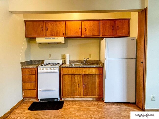 Building Photo - 4404 Davenport St