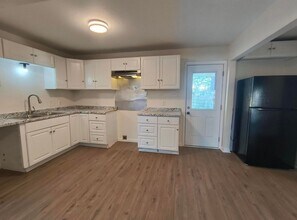 Building Photo - Cozy 3 bedroom, 1 bath home in Westland COMING SOON!