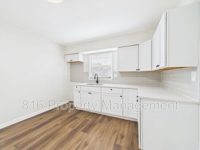 Building Photo - 11214 E Lexington Ave