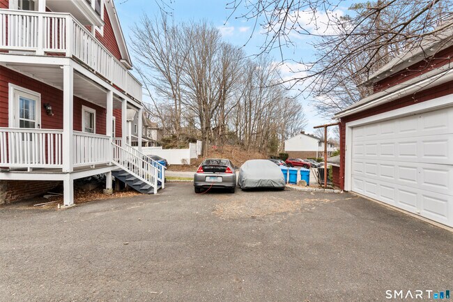 Building Photo - 105 Howe Ave