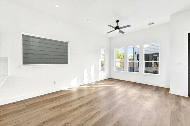 Building Photo - 2595 Paul Quinn St