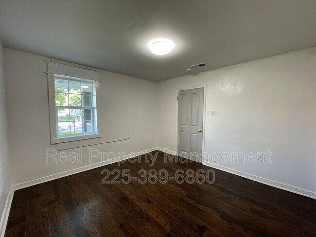 Building Photo - 9642 Lewis St