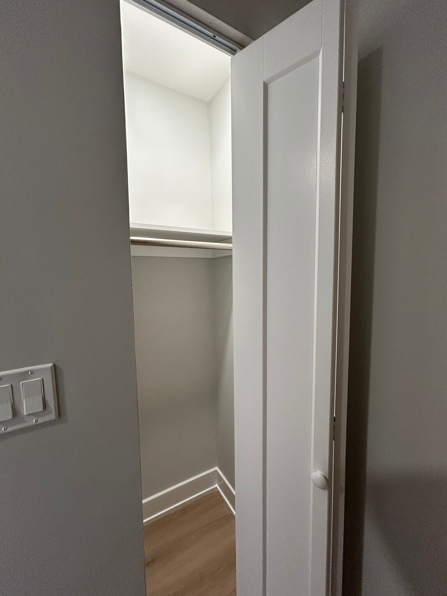 Building Photo - 540 W Aldine Ave