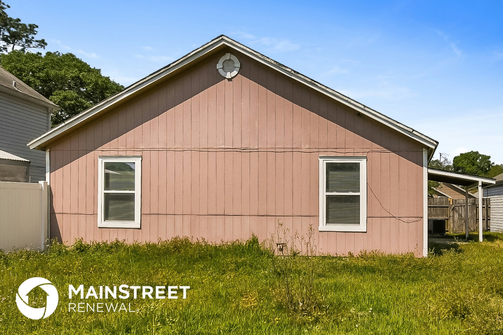 Building Photo - 1859 MacKenzie Ct N