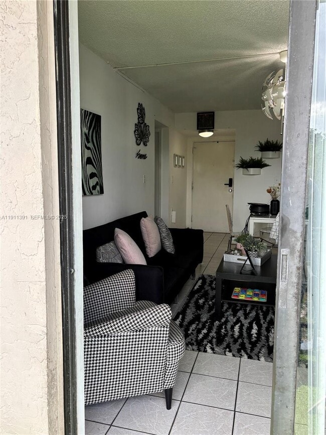 Building Photo - 3561 SW 117th Ave