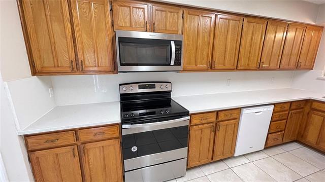 Building Photo - 6119 Kingswood Dr