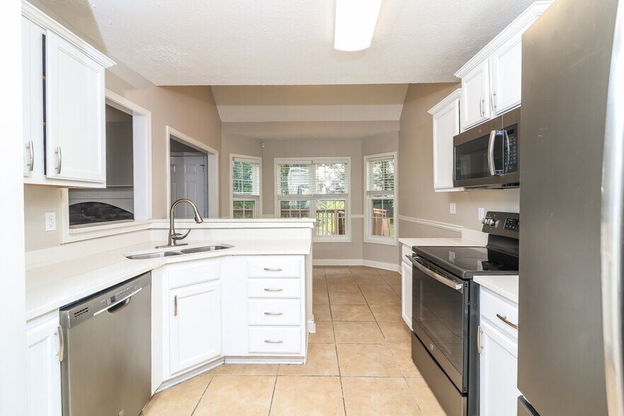 Building Photo - 613 Windy Mill Crossing