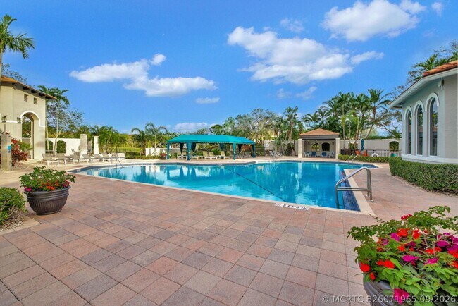 Building Photo - 19548 Estuary Dr