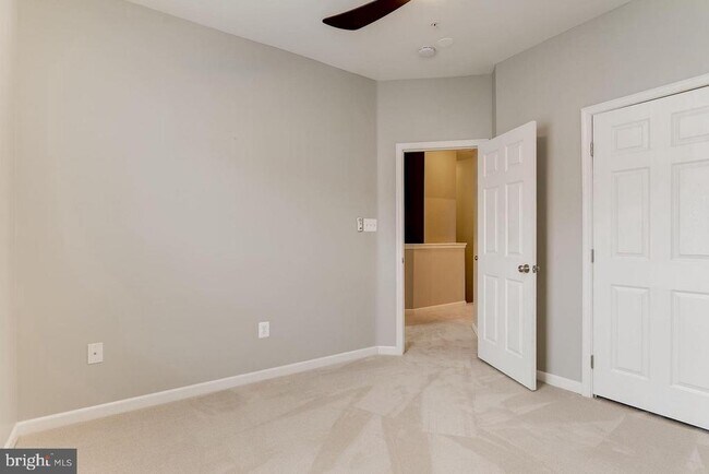 Building Photo - 1739 Theale Way