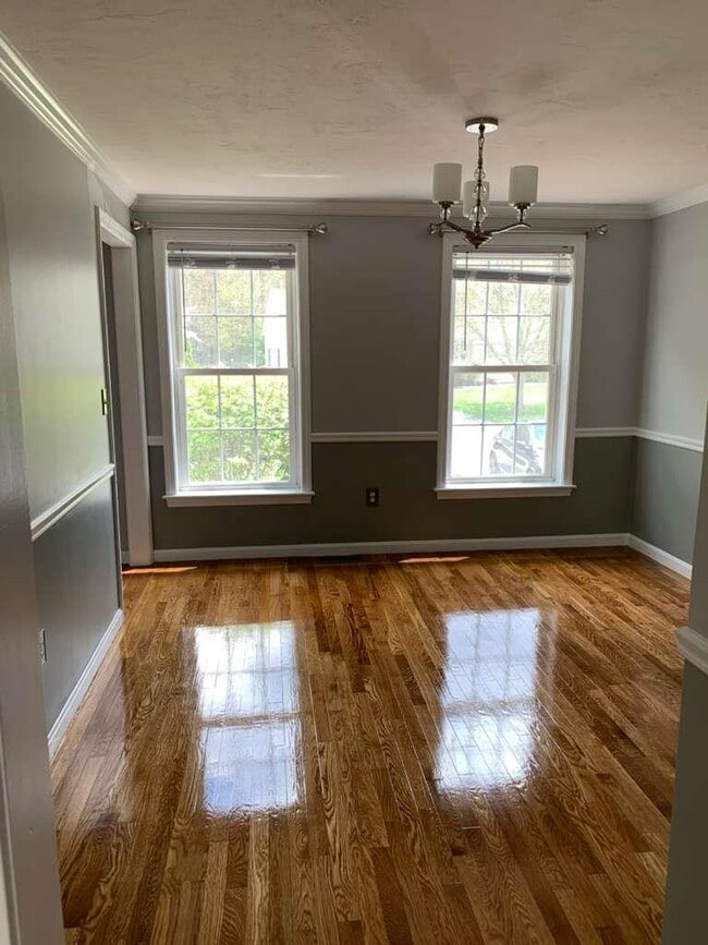 Building Photo - 9 Sunblaze Dr