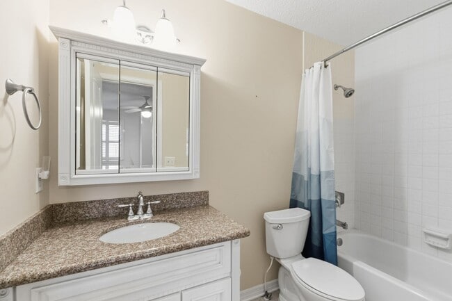 Building Photo - A Private Townhouse Getaway in Old Atlantic Beach