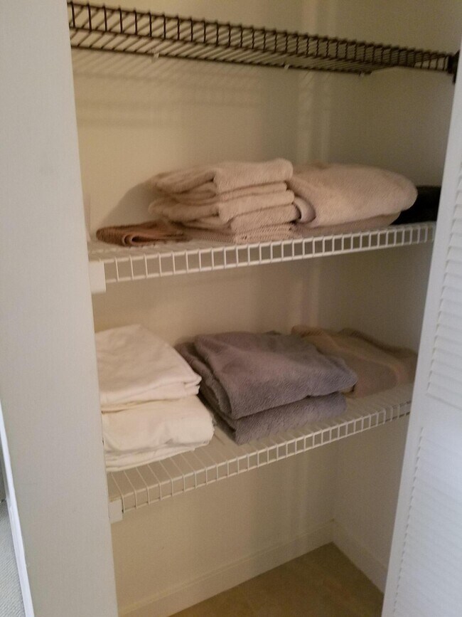 Building Photo - 326 Brackenwood Cir