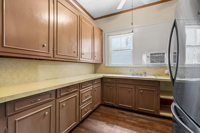 Building Photo - Stylish 1920s Gem Near Downtown with Fresh Updates