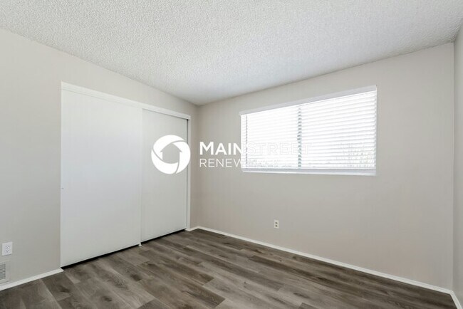 Building Photo - 3 Bedroom Pet-Friendly Home in TUCSON, AZ with Main Street Renewal